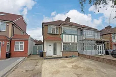 Holmstall Avenue, EDGWARE