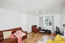 Deacon Close, Rugby