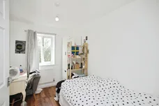 Deacon Close, Rugby
