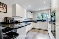 Abinger Avenue, Sutton