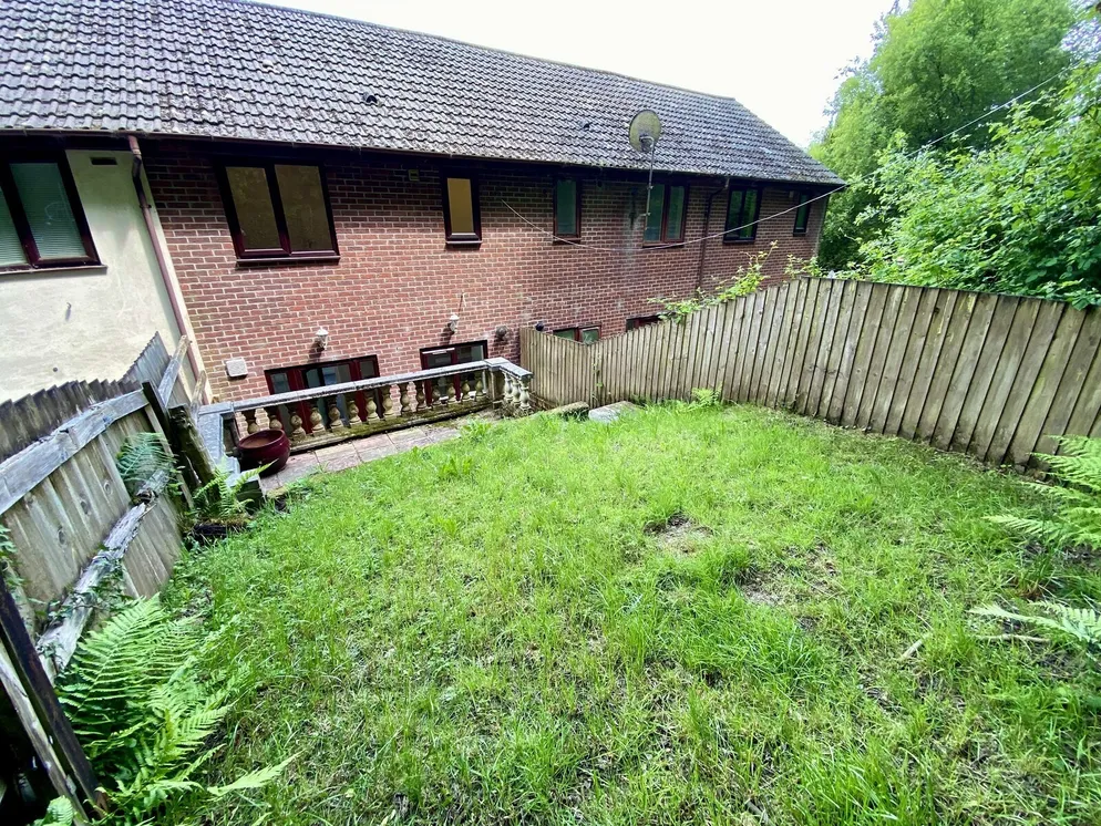 Property carousel item 12