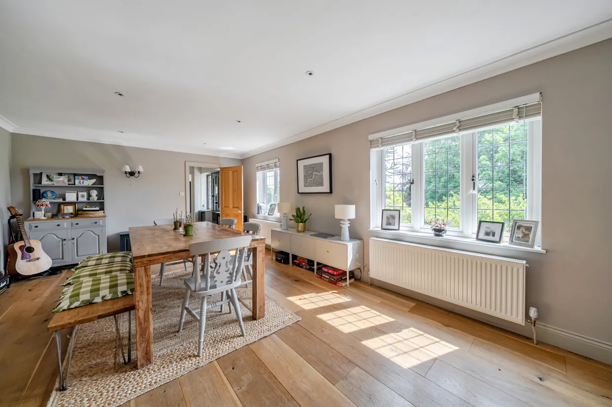 Stoatley Rise, Haslemere, GU27 photo 10