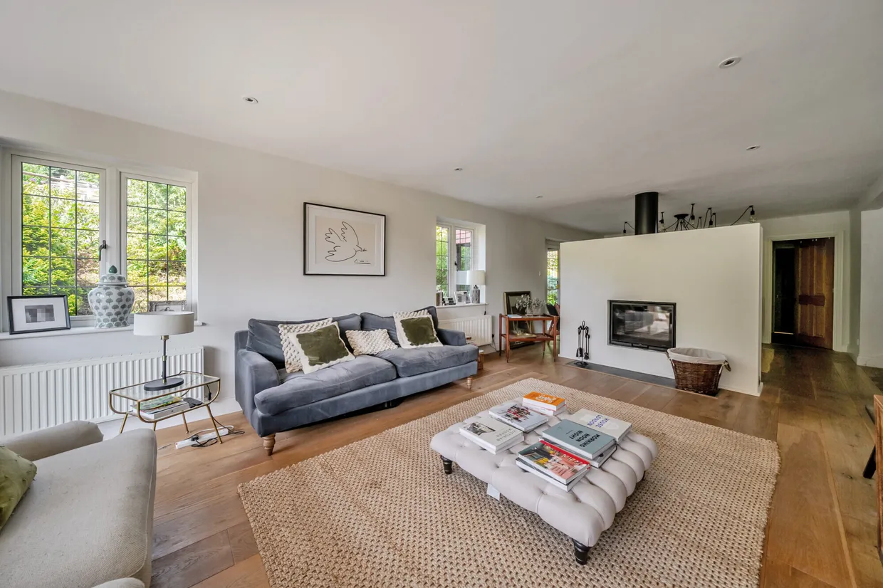 Stoatley Rise, Haslemere, GU27 photo 12