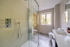 Stoatley Rise, Haslemere, GU27 photo 20
