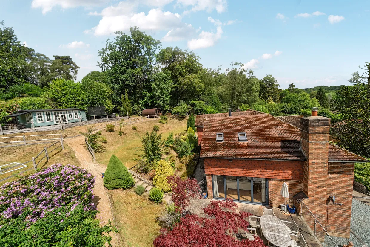 Stoatley Rise, Haslemere, GU27 photo 23