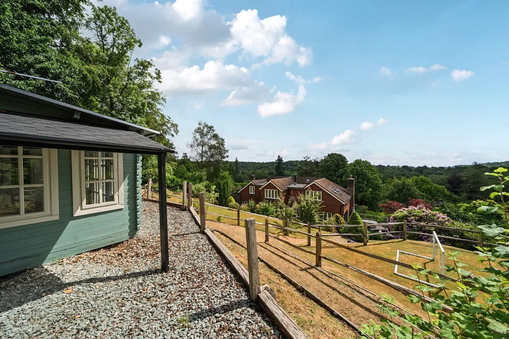 Stoatley Rise, Haslemere, GU27 photo 25