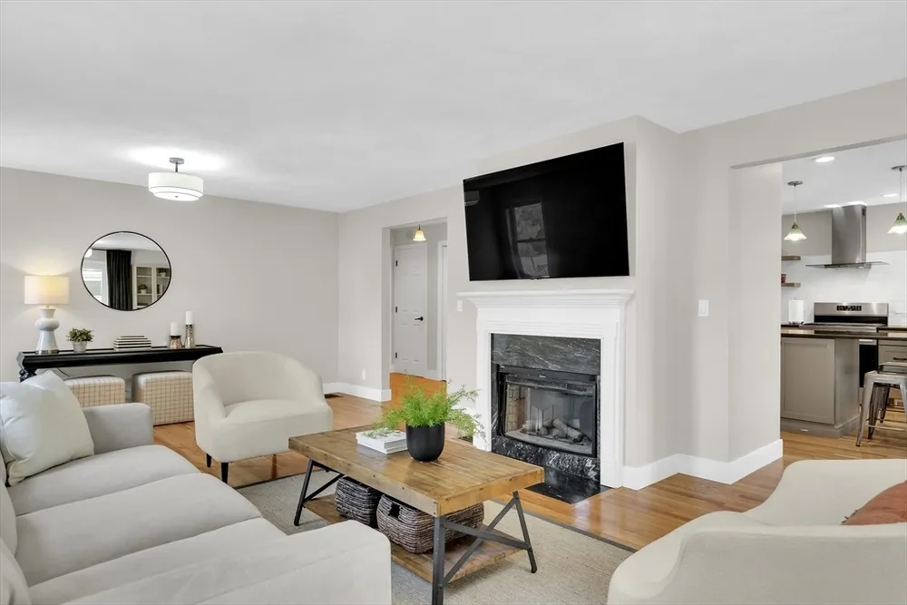 4 Rebecca Rd, Newton, MA 02465