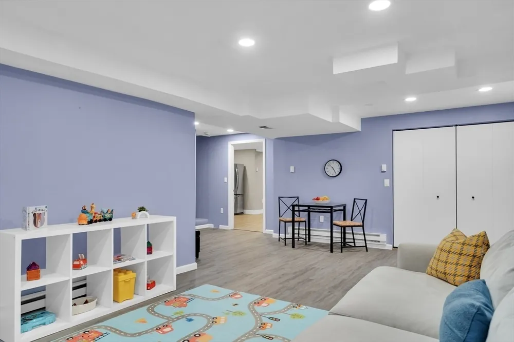 4 Rebecca Rd, Newton, MA 02465