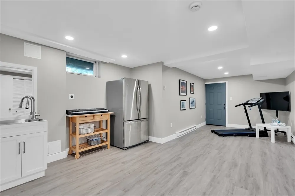 4 Rebecca Rd, Newton, MA 02465