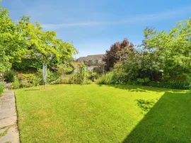 Derwent Road, Linslade, Leighton Buzzard thumb 2