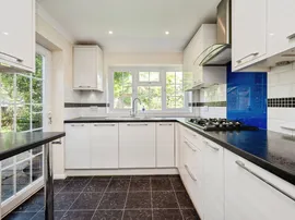 Derwent Road, Linslade, Leighton Buzzard thumb 3
