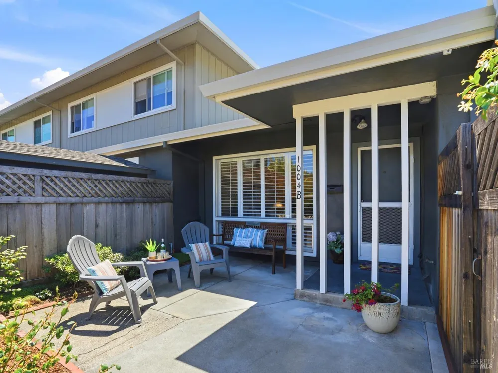 1004 Los Gamos Rd, San Rafael, CA 94903