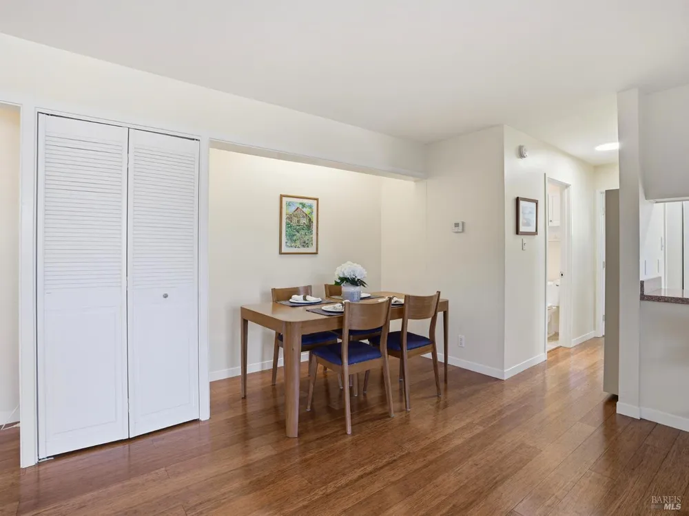 1004 Los Gamos Rd, San Rafael, CA 94903
