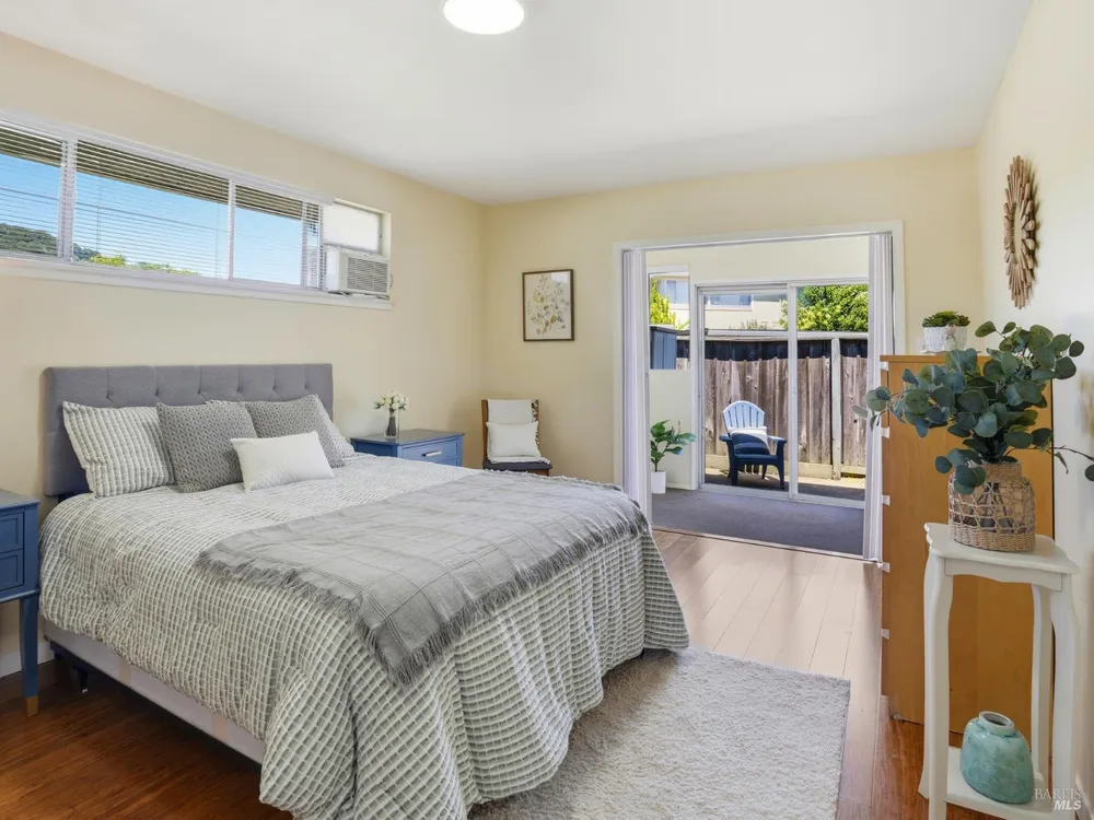 1004 Los Gamos Rd, San Rafael, CA 94903