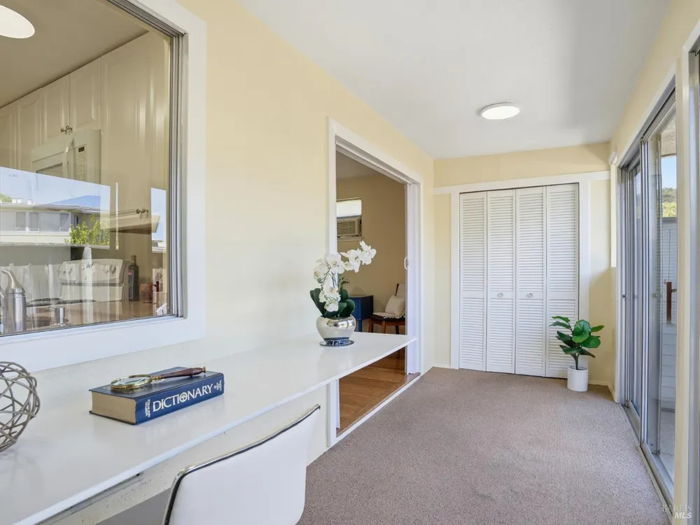 1004 Los Gamos Rd, San Rafael, CA 94903