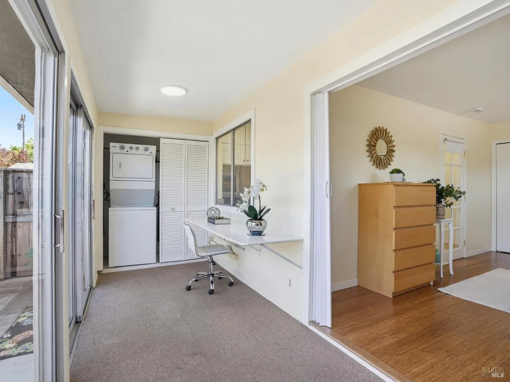 1004 Los Gamos Rd, San Rafael, CA 94903