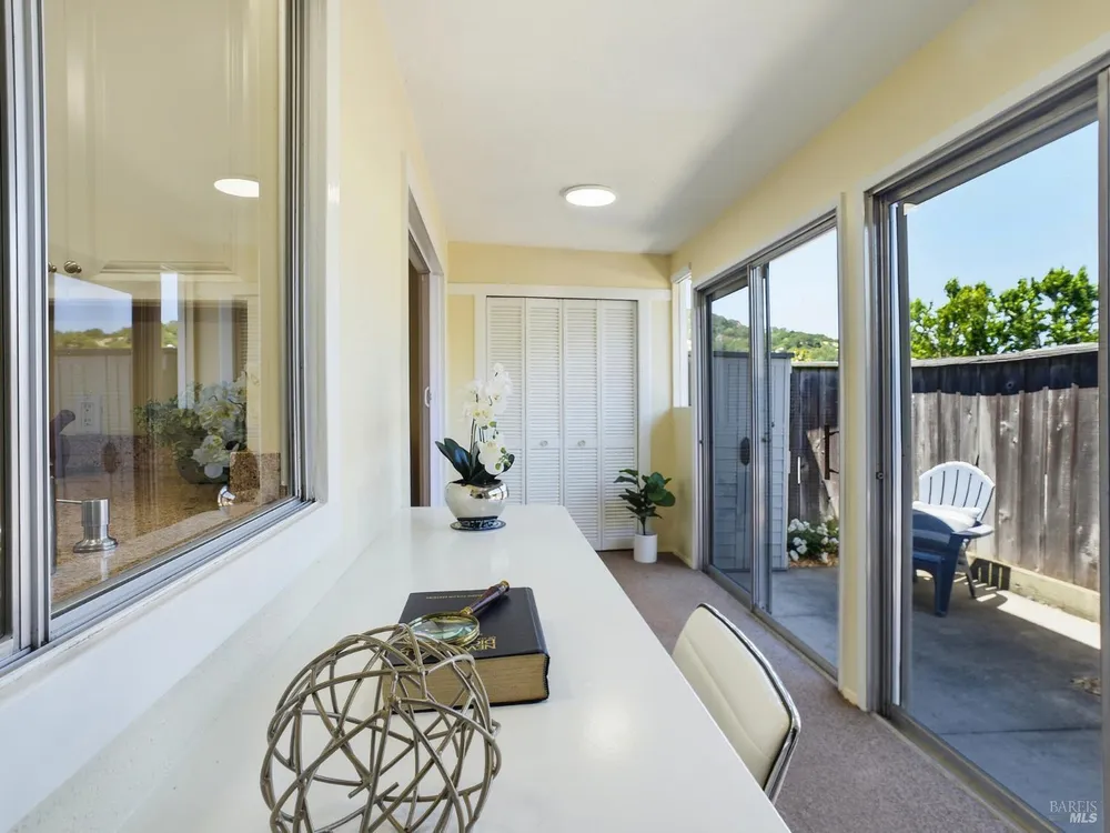 1004 Los Gamos Rd, San Rafael, CA 94903