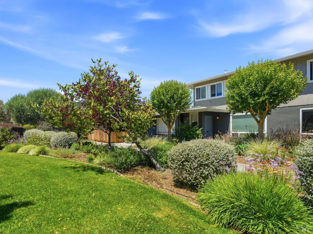 1004 Los Gamos Rd, San Rafael, CA 94903