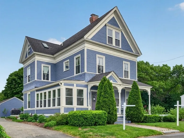 45 Church St, Chelmsford, MA 01863