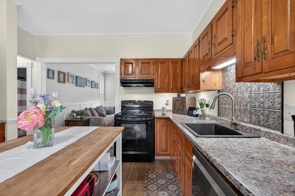 45 Church St, Chelmsford, MA 01863