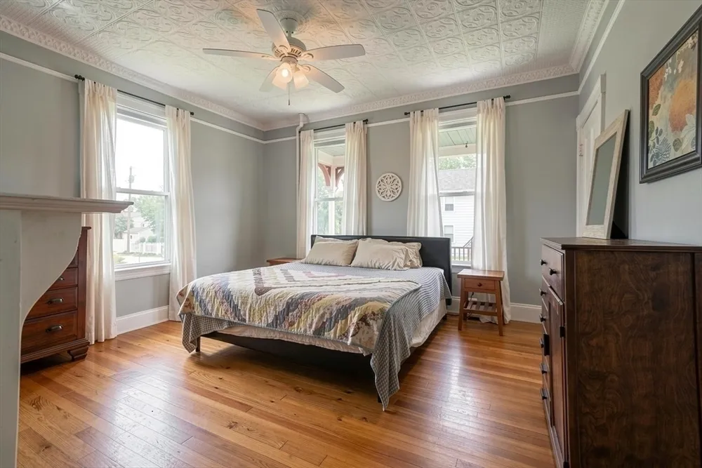 45 Church St, Chelmsford, MA 01863
