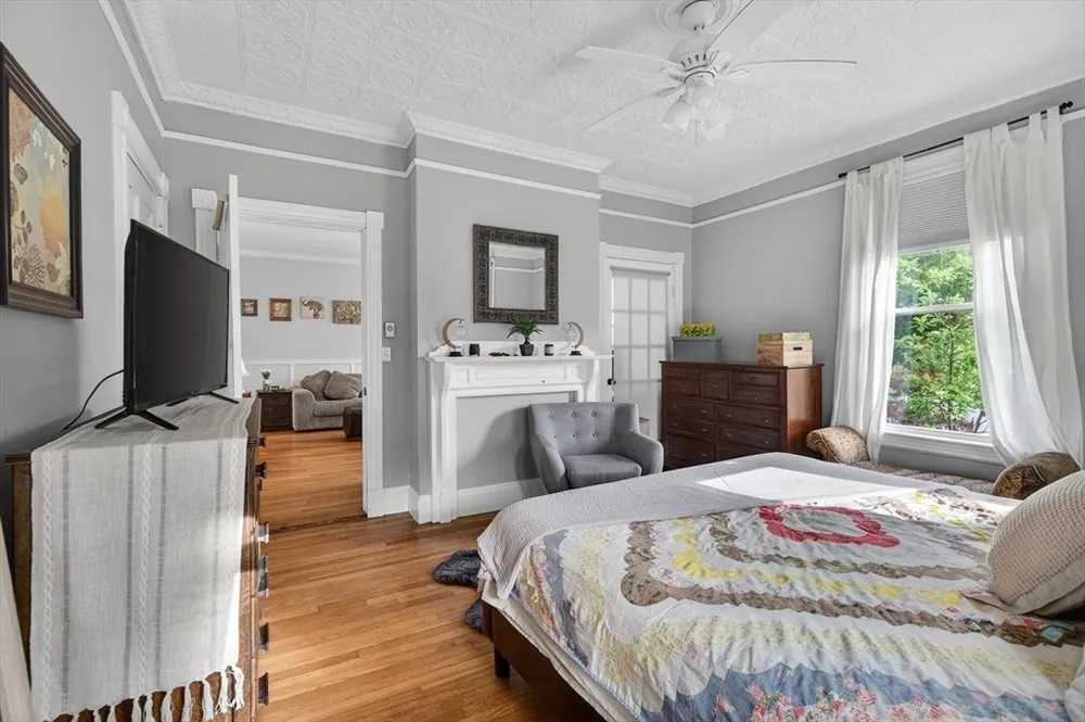 45 Church St, Chelmsford, MA 01863