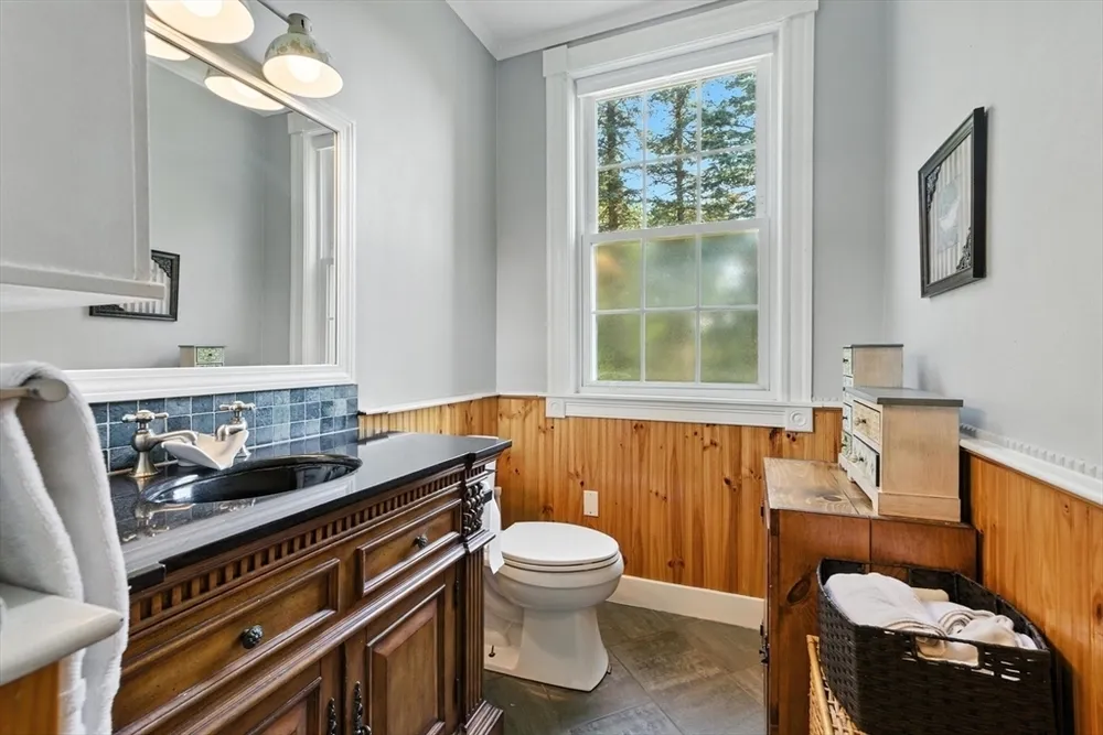 45 Church St, Chelmsford, MA 01863