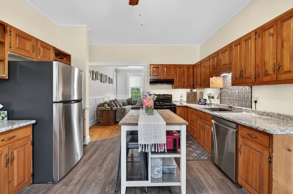 45 Church St, Chelmsford, MA 01863