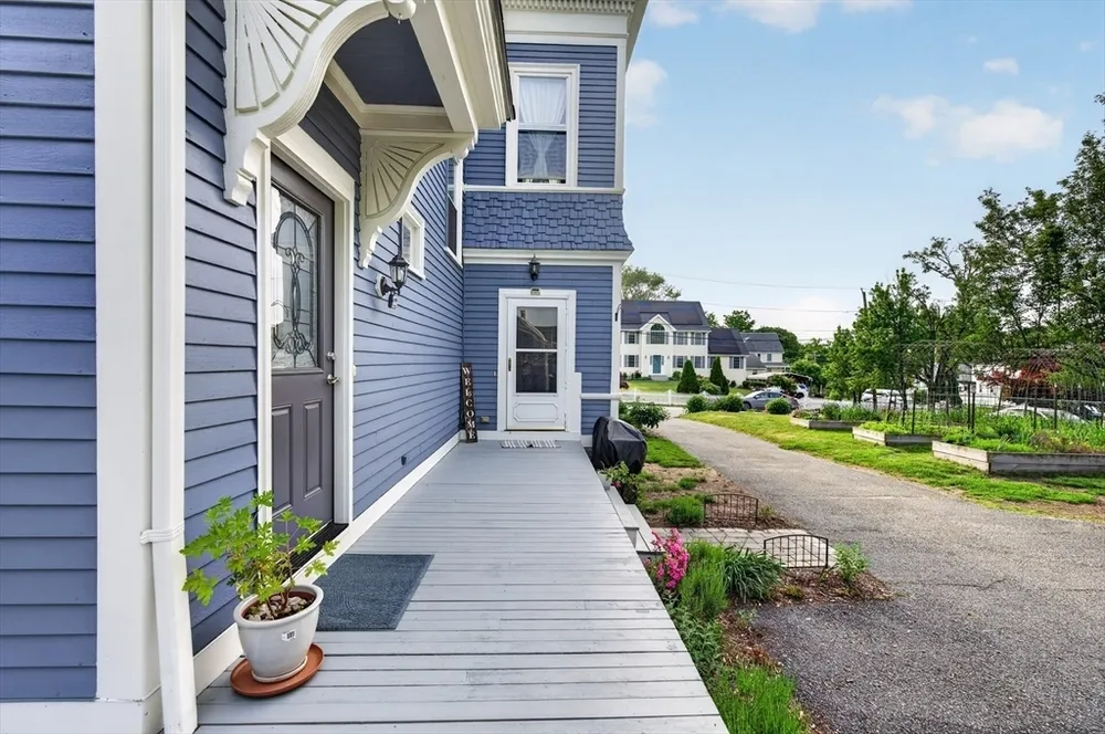 45 Church St, Chelmsford, MA 01863