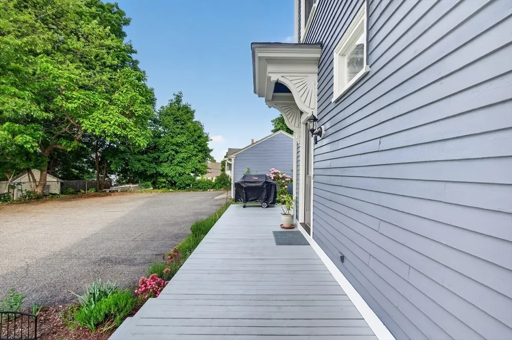 45 Church St, Chelmsford, MA 01863