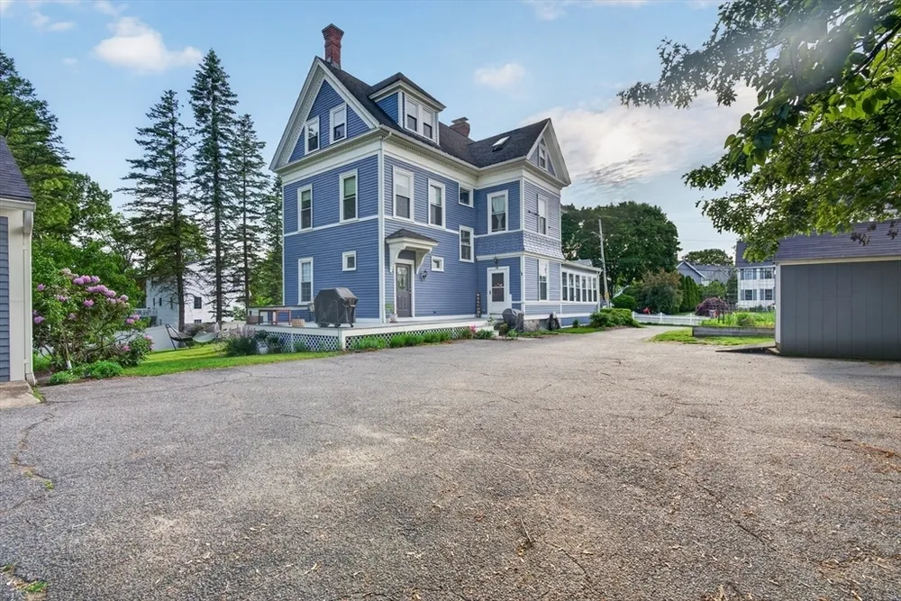 45 Church St, Chelmsford, MA 01863