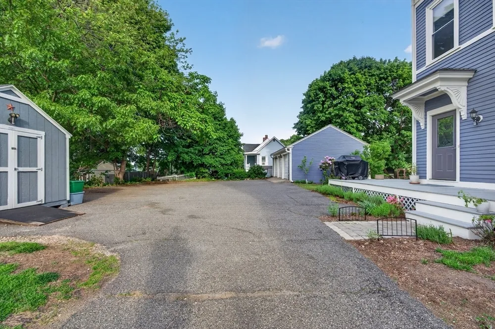 45 Church St, Chelmsford, MA 01863