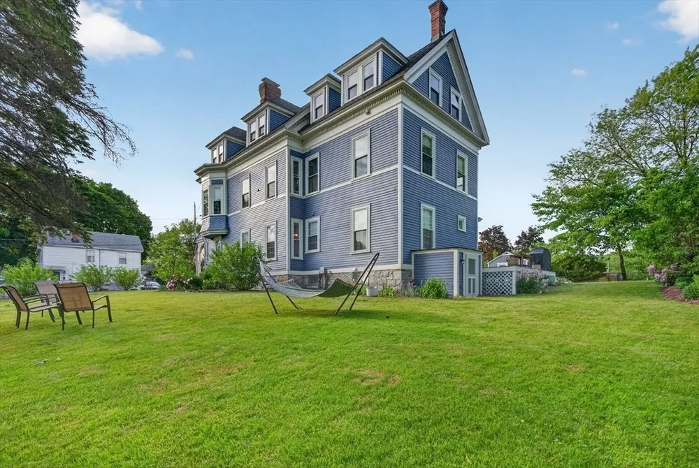 45 Church St, Chelmsford, MA 01863
