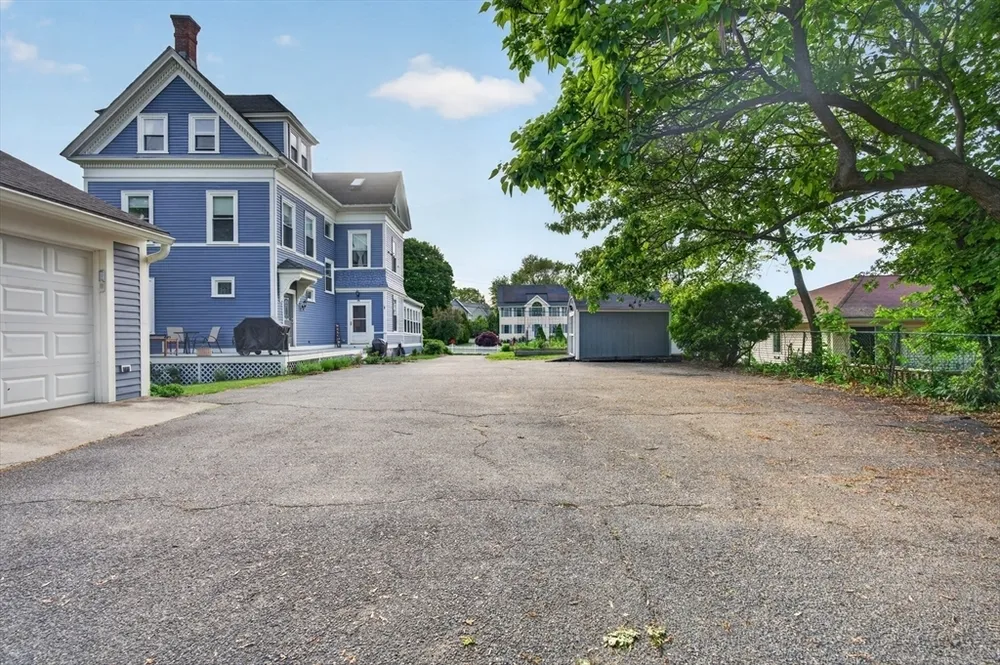 45 Church St, Chelmsford, MA 01863