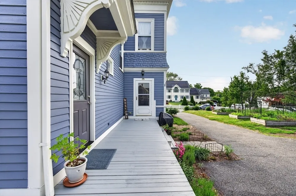 45 Church St, Chelmsford, MA 01863