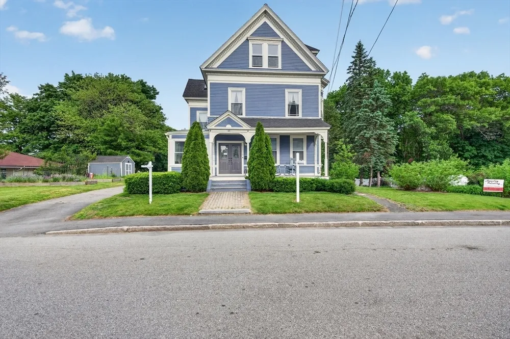 45 Church St, Chelmsford, MA 01863