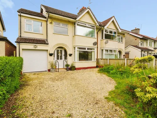 Raeburn Avenue, Eastham, Wirralphoto