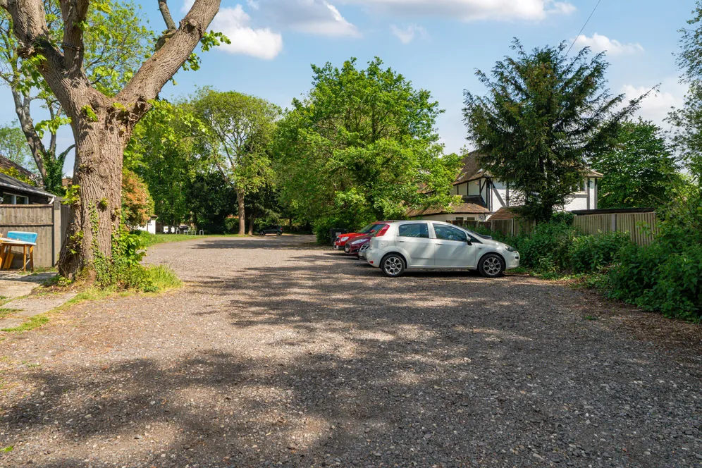 Marlow Road, Bourne End, SL8 photo 12