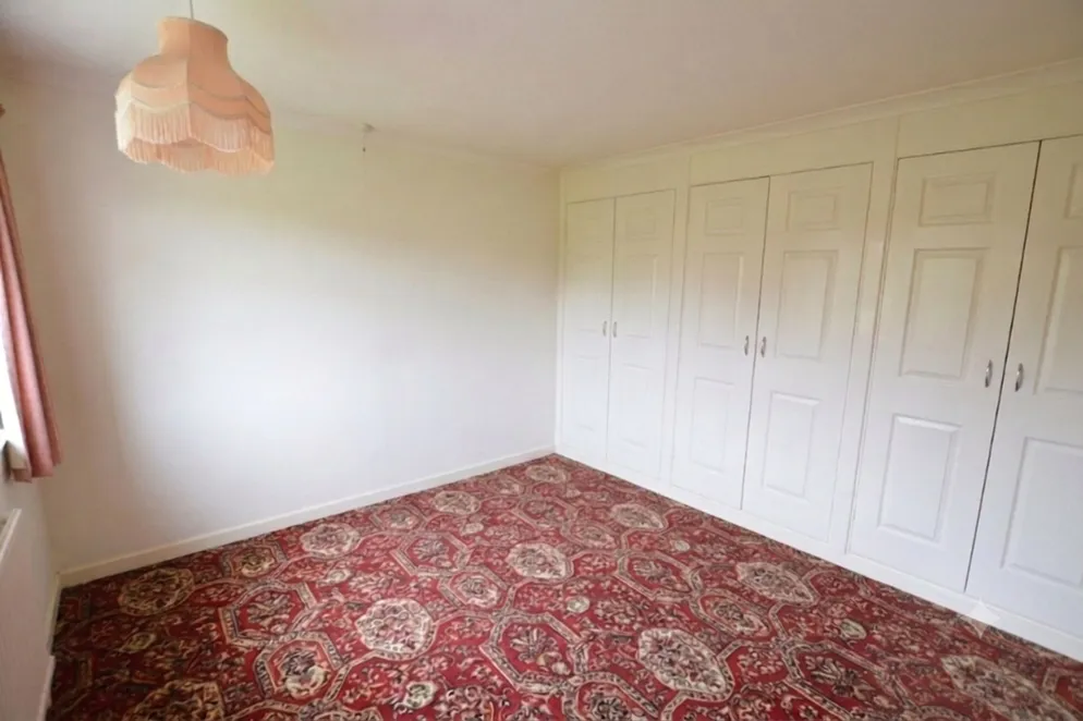 Property carousel item 14