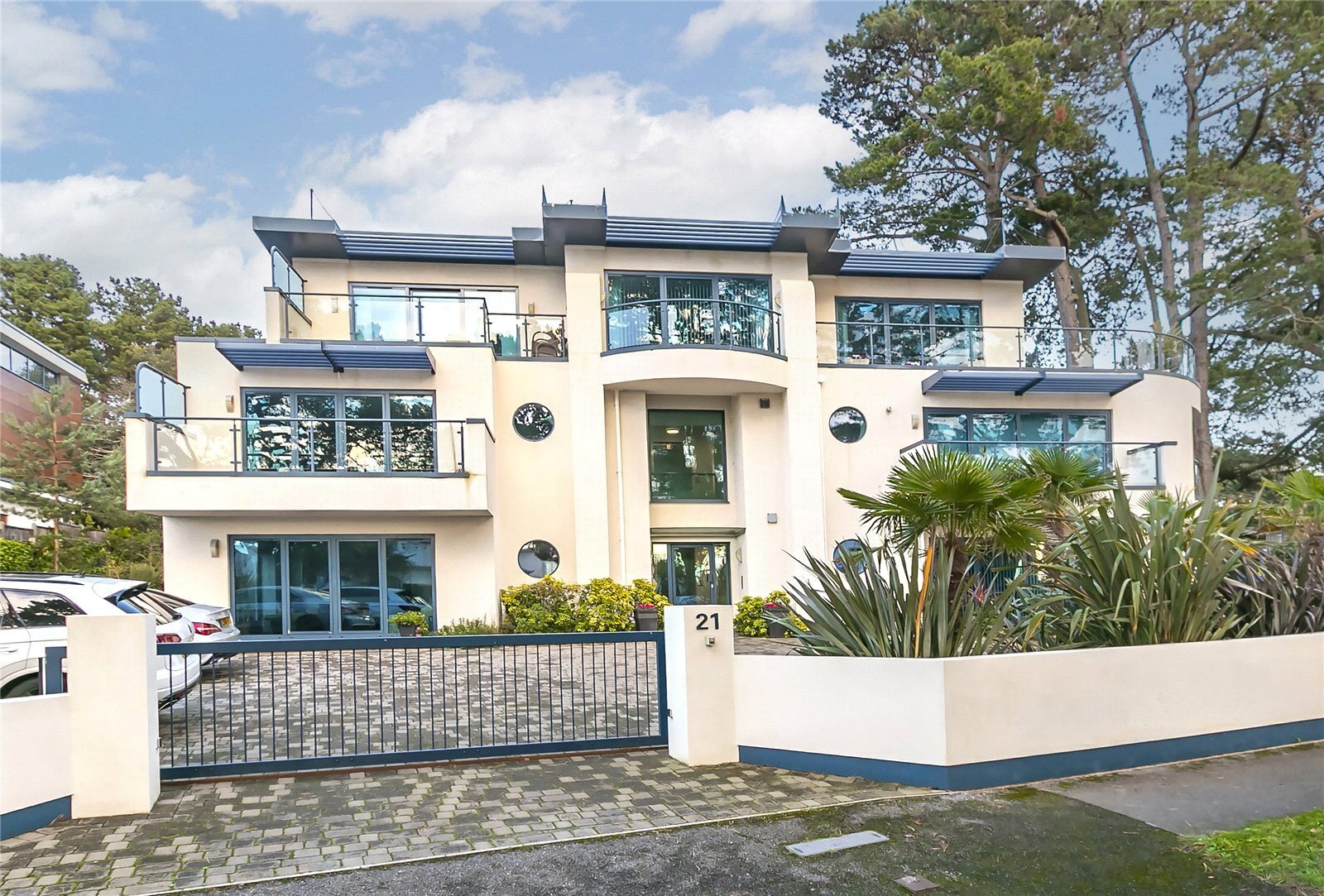 Dorset Lake Avenue, Lilliput, Poole, Dorset, BH14 Image 6