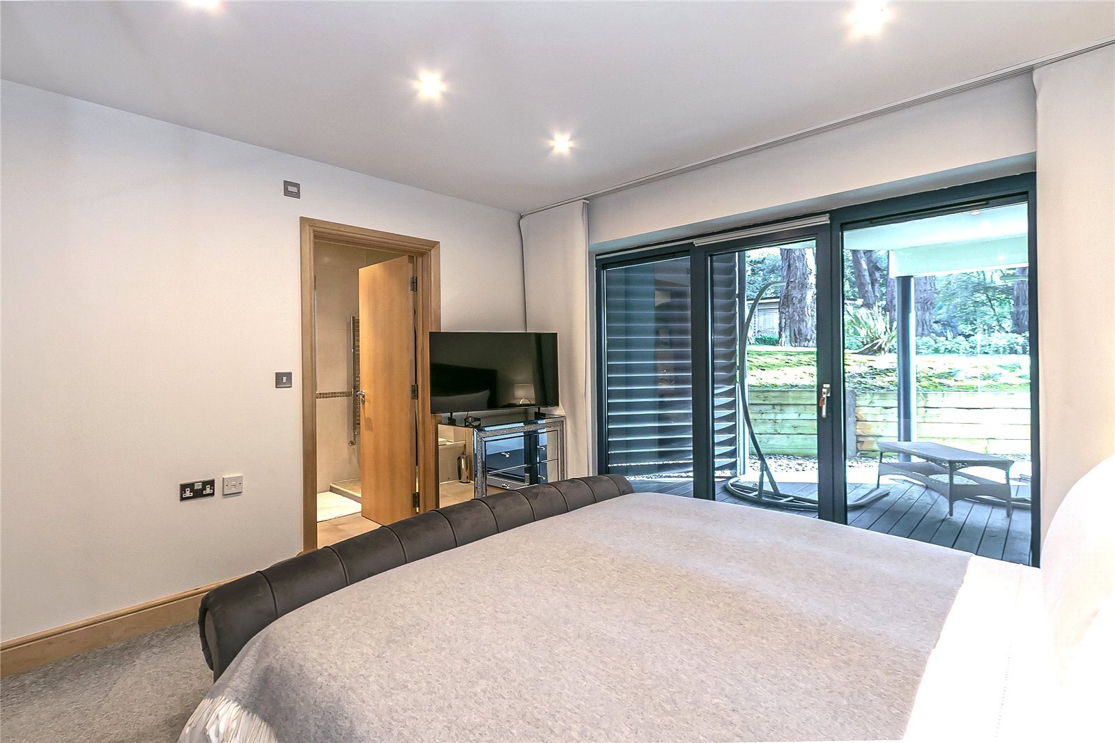 Dorset Lake Avenue, Lilliput, Poole, Dorset, BH14 Image 9