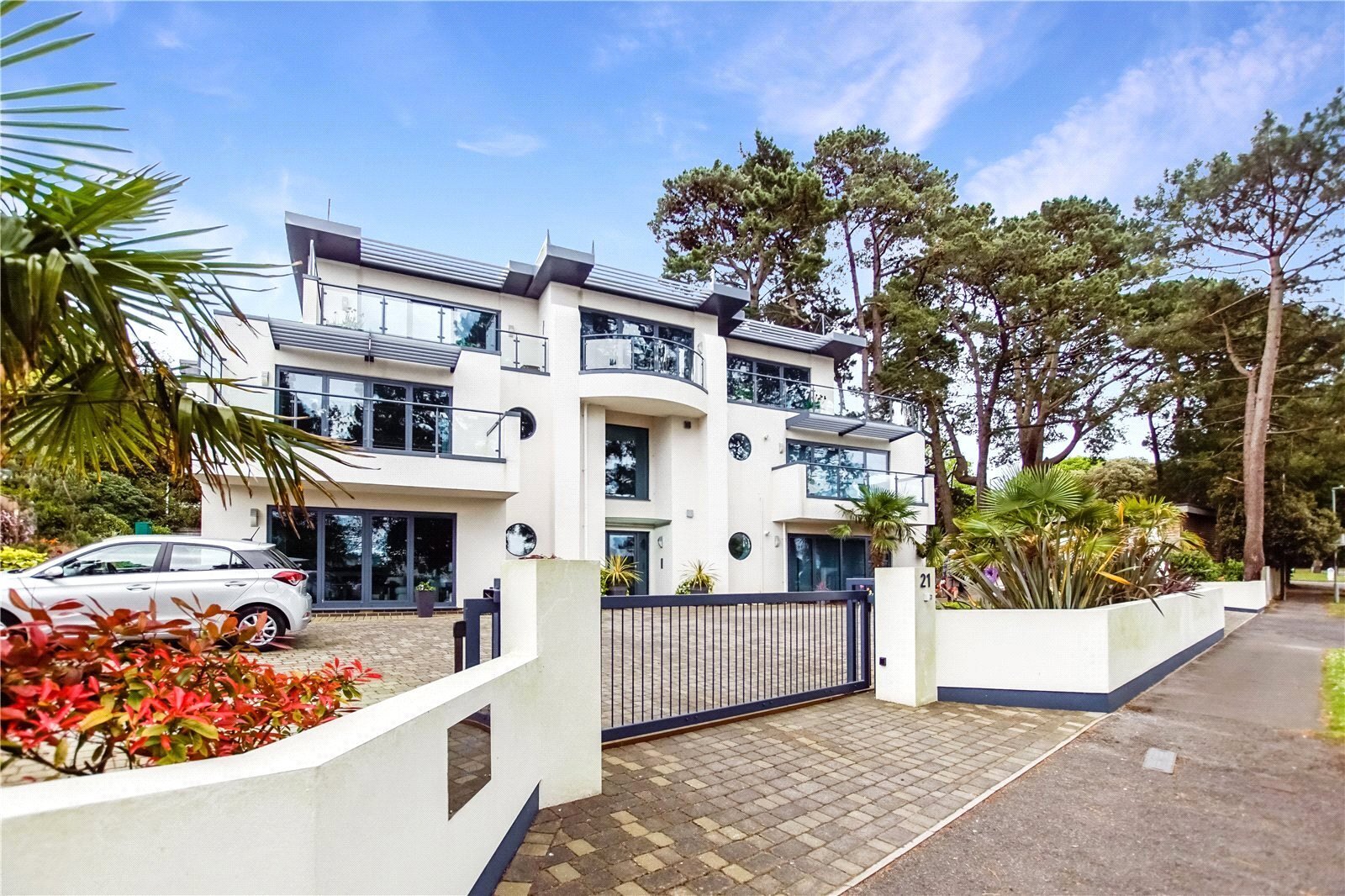 Dorset Lake Avenue, Lilliput, Poole, Dorset, BH14 Image 18