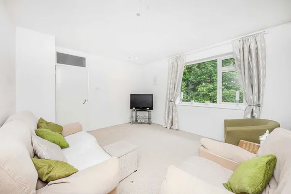 Fairfax Road, Teddington, TW11 photo 2