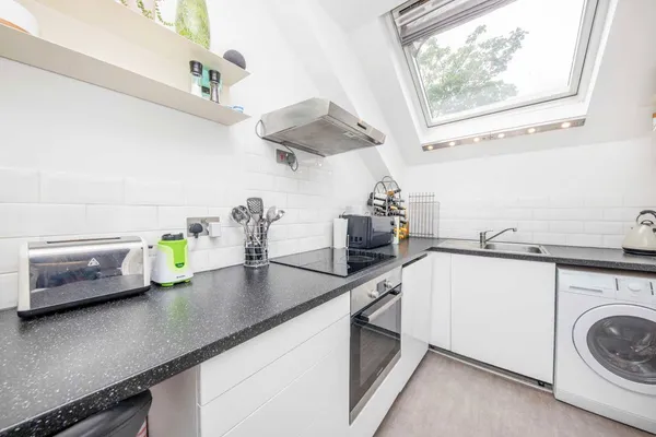 Fairfax Road, Teddington, TW11 photo 3
