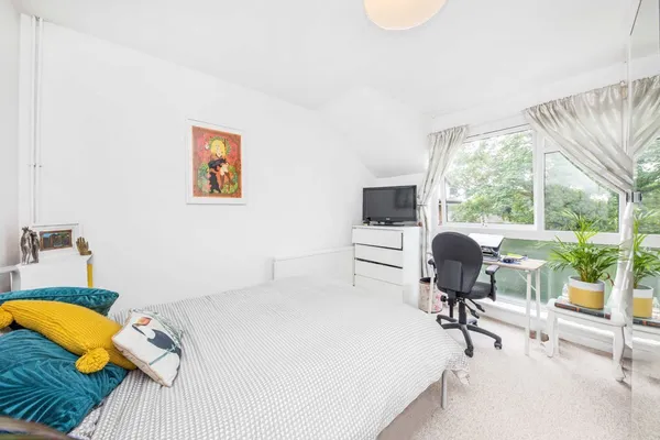 Fairfax Road, Teddington, TW11 photo 4
