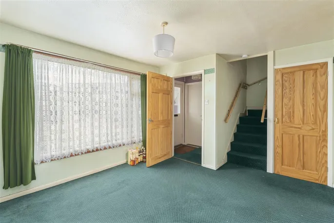 Property carousel image 3