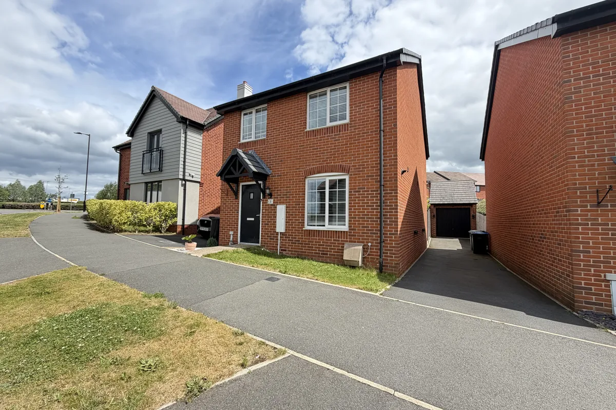 Skelhorn Avenue, RUGBY