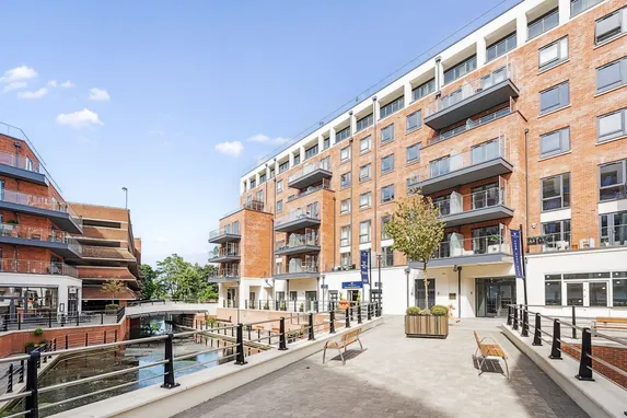 Canal Side Maidenhead SL6
