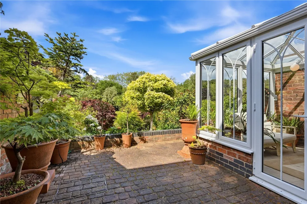 Property carousel item 27