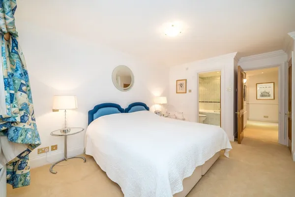 Grosvenor Road, London, SW1V photo 5